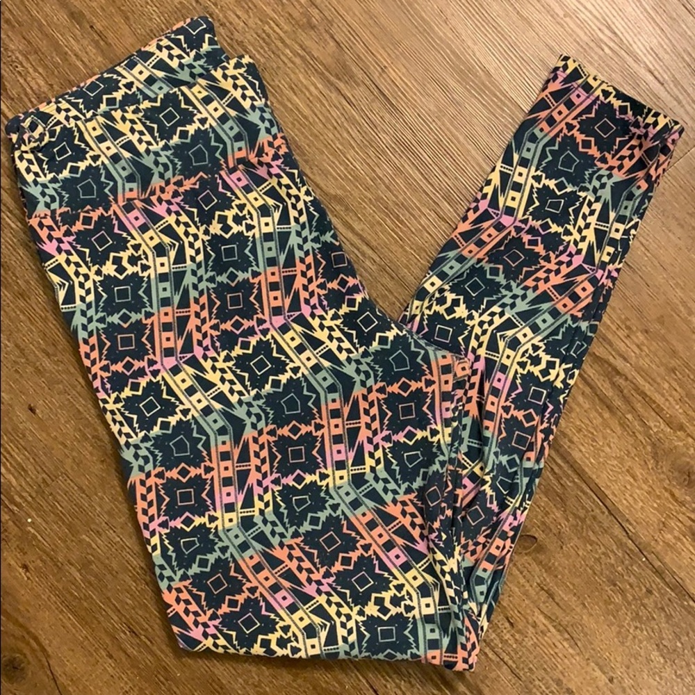 Buttery soft patterned leggings